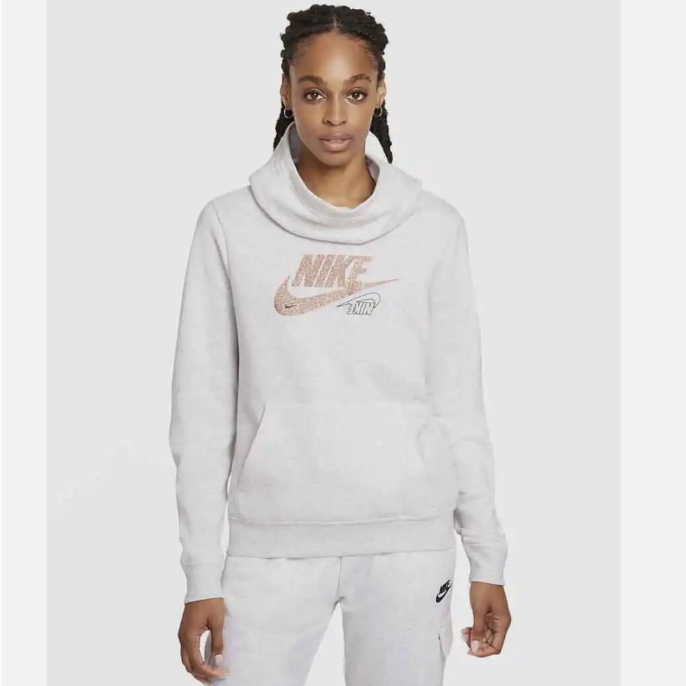 New with Tag NIKE Women's Sportswear Club Funnel Glitter Logo Hoodie (Medium)
